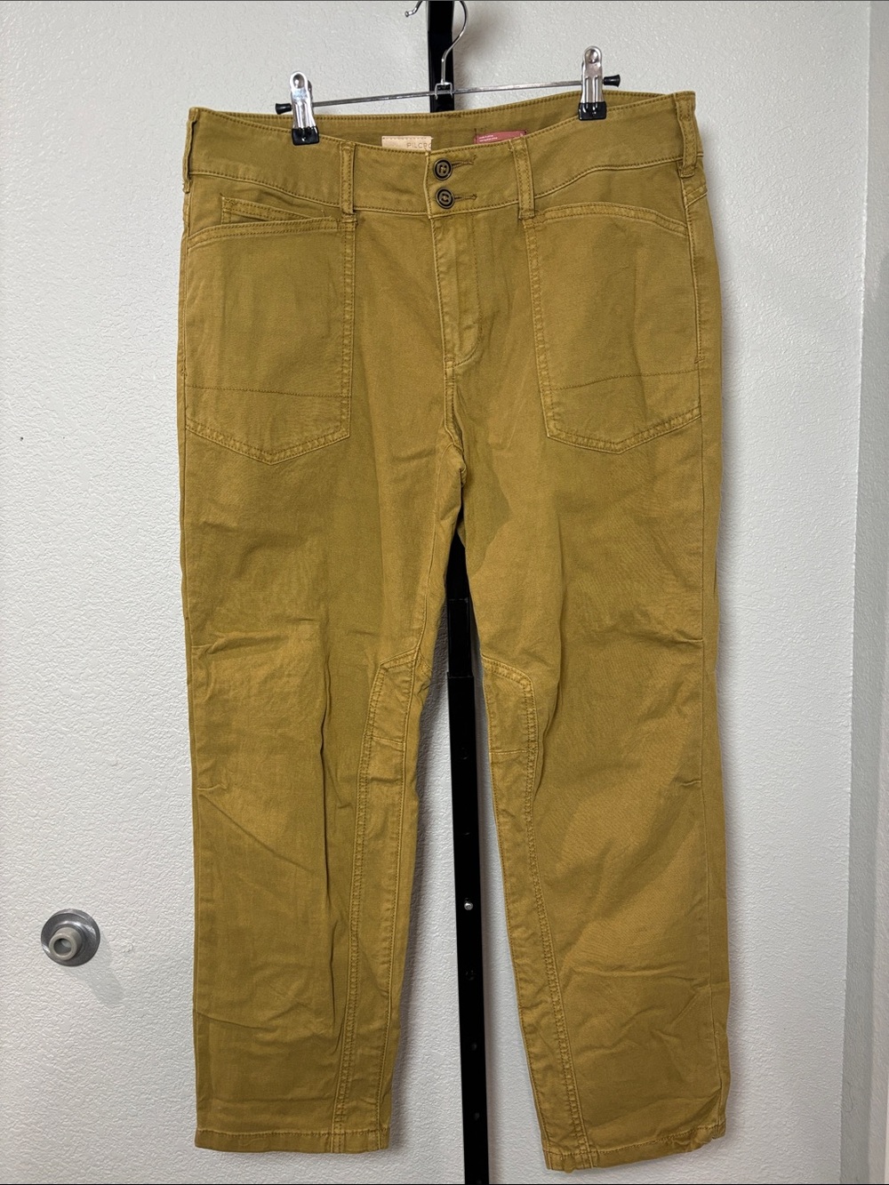 Pilcro Women's crop in Mustard 18w 10.5r 28L